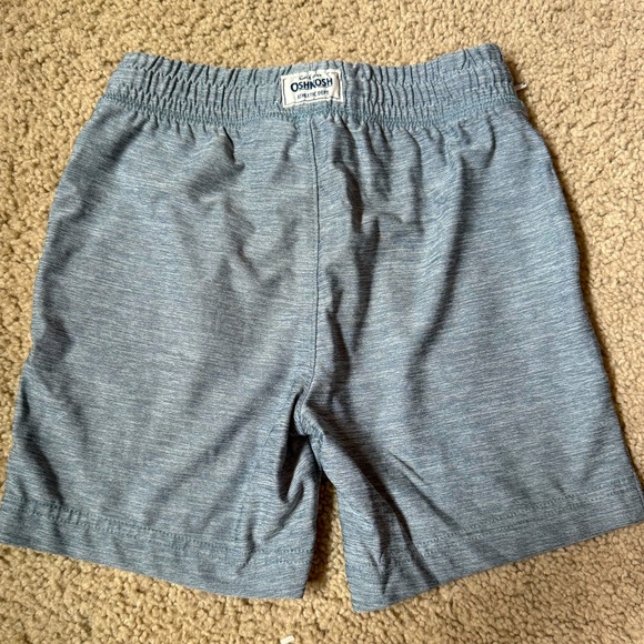 Oshkosh B’gosh shorts size 3T - Picture 2 of 3